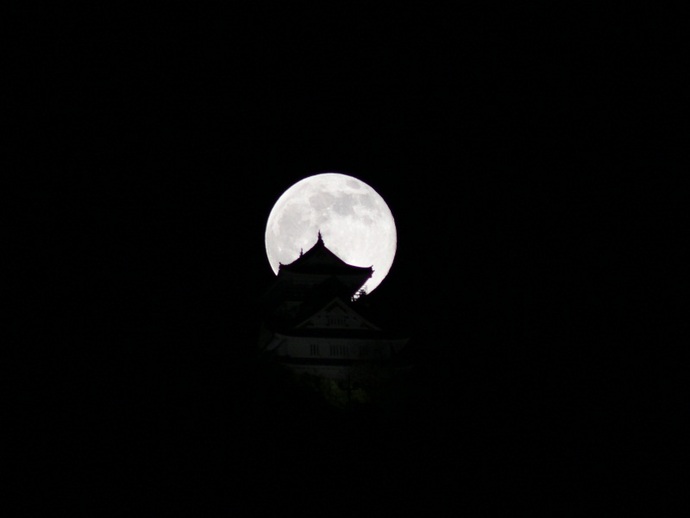 月と岐阜城の写真その2