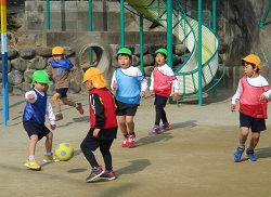 写真：サッカー遊び