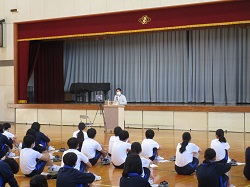 岐阜清流中学校PTA講演会に出席し、講演（岐阜清流中学校）