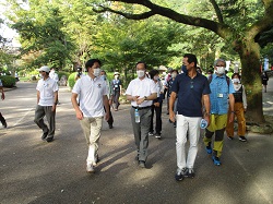 同、クアオルト健康ウオーキング体験（岐阜公園）