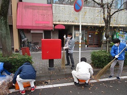 本郷まちづくり協議会主催 本郷けやき清掃大作戦に出席（本郷町けやき通り）