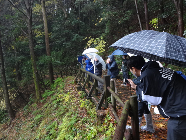 山に向かってヤッホ