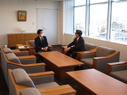 株式会社十六総合研究所取締役社長 秋葉和人氏と面談