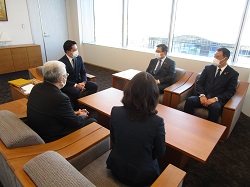 株式会社十六フィナンシャルグループ代表取締役会長 村瀬幸雄氏と面談