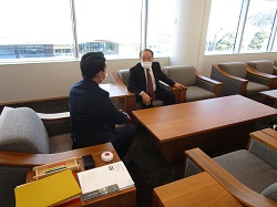 山県市長 林宏優氏と面談