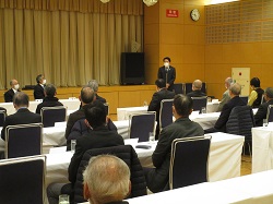 令和3年度岐阜市民生委員・児童委員協議会1月定例会長会に出席し、あいさつ