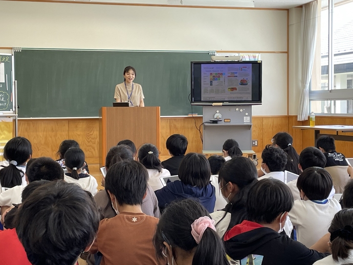 長良西小学校の出前講座の様子