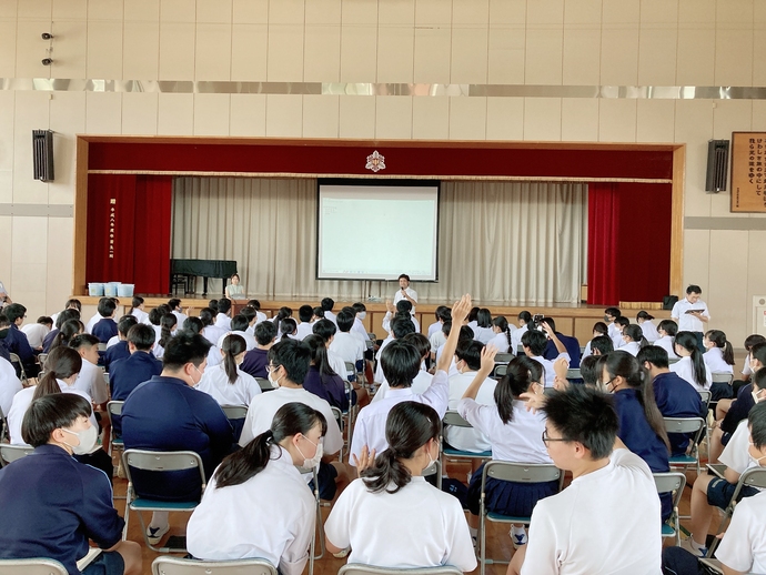 長良中学校の出前講座の様子