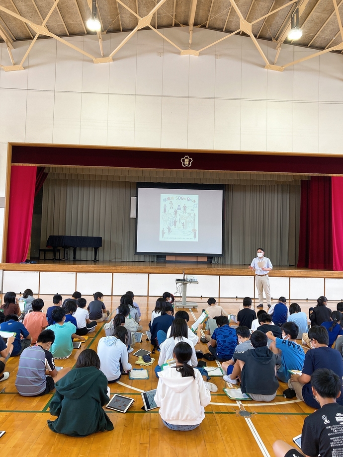 日野小学校の出前授業の様子