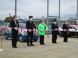 鏡島地区青色回転灯装備車寄贈式に出席し、あいさつ