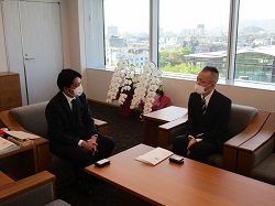 毎日新聞社岐阜支局長 安達一正氏が着任のあいさつ