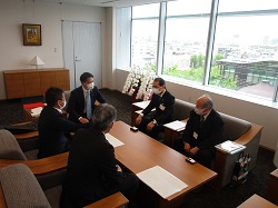 岐阜県県土整備部岐阜土木事務所長 奥田雅之氏と面談