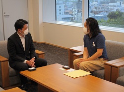 飛騨・美濃観光大使　加藤拓三氏と面談