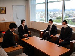 株式会社ヤマ食及び株式会社十六銀行から私募債を活用した寄附金に対し、感謝状を贈呈