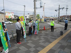 秋の全国交通安全運動に伴う交通安全街頭啓発活動に参加（真砂町3交差点ほか）