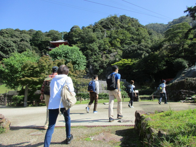 参加者が歩いている様子