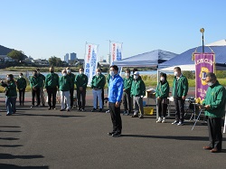 岐阜伊奈波ライオンズクラブ主催長良川清掃奉仕活動に出席し、あいさつ（長良川公園）