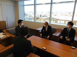 東邦ガス株式会社岐阜地域支配人 大塚淳人氏と面談の様子