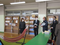 文部科学大臣 永岡桂子氏の岐阜市立草潤中学校への視察対応