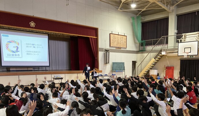 令和7年5月1日に茜部小学校で実施した出前講座の様子