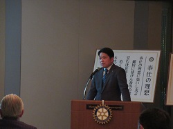 岐阜北ロータリークラブ例会に出席し、講演の様子