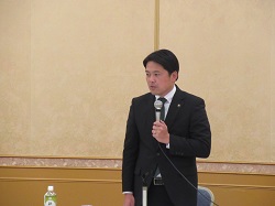 令和5年度岐阜県公立学校施設整備期成会理事会に出席し、あいさつの様子