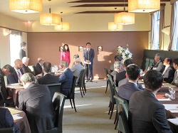 岐阜商工会議所主催フィレンツェ市代表訪問団歓迎夕食会に出席し、あいさつの様子