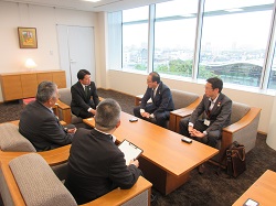 養老町長 川地憲元氏と面談の様子