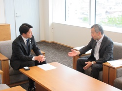 日本銀行名古屋支店長 廣島鉄也氏と面談の様子