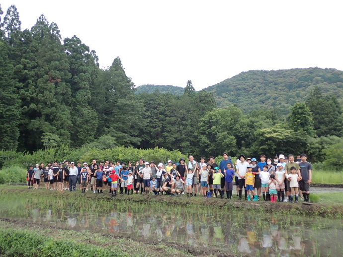 写真：田植えレクチャー