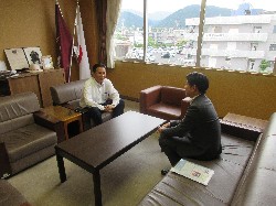 岐阜県市長会会長として、恵那市長 小坂喬峰氏と面談の様子