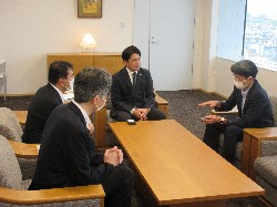 名古屋国税局長 吉沢浩二郎氏が着任のあいさつの様子