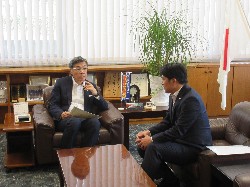 岐阜県市長会会長として、下呂市長 山内登氏と面談の様子