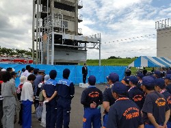 第72回岐阜県消防操法大会に出席し、出場した岐阜市北消防団黒野分団を慰労の様子