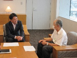 日野自治会連合会長 藤澤美幸氏と面談の様子