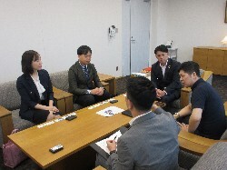 Trip.com Groupマーケティング部市場開拓・マーケッティング戦略日本地区本部長 唐澤人傑氏ほかと面談の様子