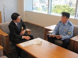 岐阜中警察署長 桂川勝広氏と面談の様子