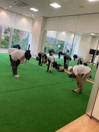 ウオーキング前のストレッチ