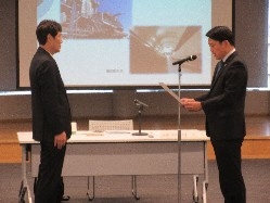 令和5年度第1回岐阜市上下水道事業経営審議会にて、あいさつ及び諮問の様子