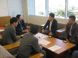 TWEED RUN Bishu・Gifu2023実行委員会 中島君浩氏ほかと面談の様子