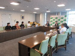 武蔵野大学学生との意見交換会に出席の様子