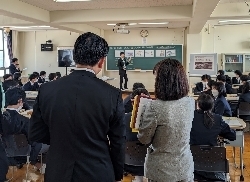 岐阜大学教育学部附属小中学校教育研究会を視察の様子