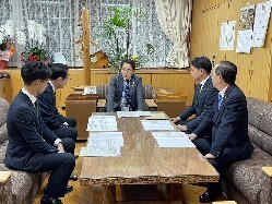 同じく、林野庁長官 青山豊久氏に要望及び意見交換の様子