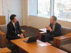 NOBUNAGAキャピタルビレッジ株式会社代表取締役 峠清孝氏と面談の様子