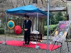 ぎふ灯り物語2024点灯式にて、あいさつの様子