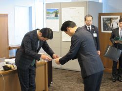 割愛採用者辞令交付式の様子