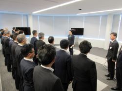 新任管理職職員へ訓示の様子