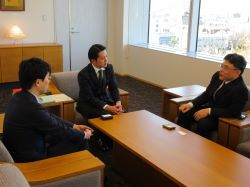 中日新聞社岐阜支社報道部長 森川清志氏が着任のあいさつの様子