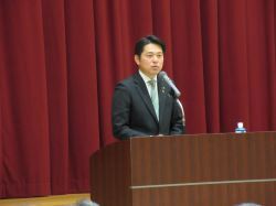 岐阜商工会議所議員懇話会4月例会に出席し、卓話（同所）の様子