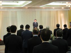 岐阜グランドホテル開業六十周年感謝のつどいに 出席し、祝辞（同所）の様子